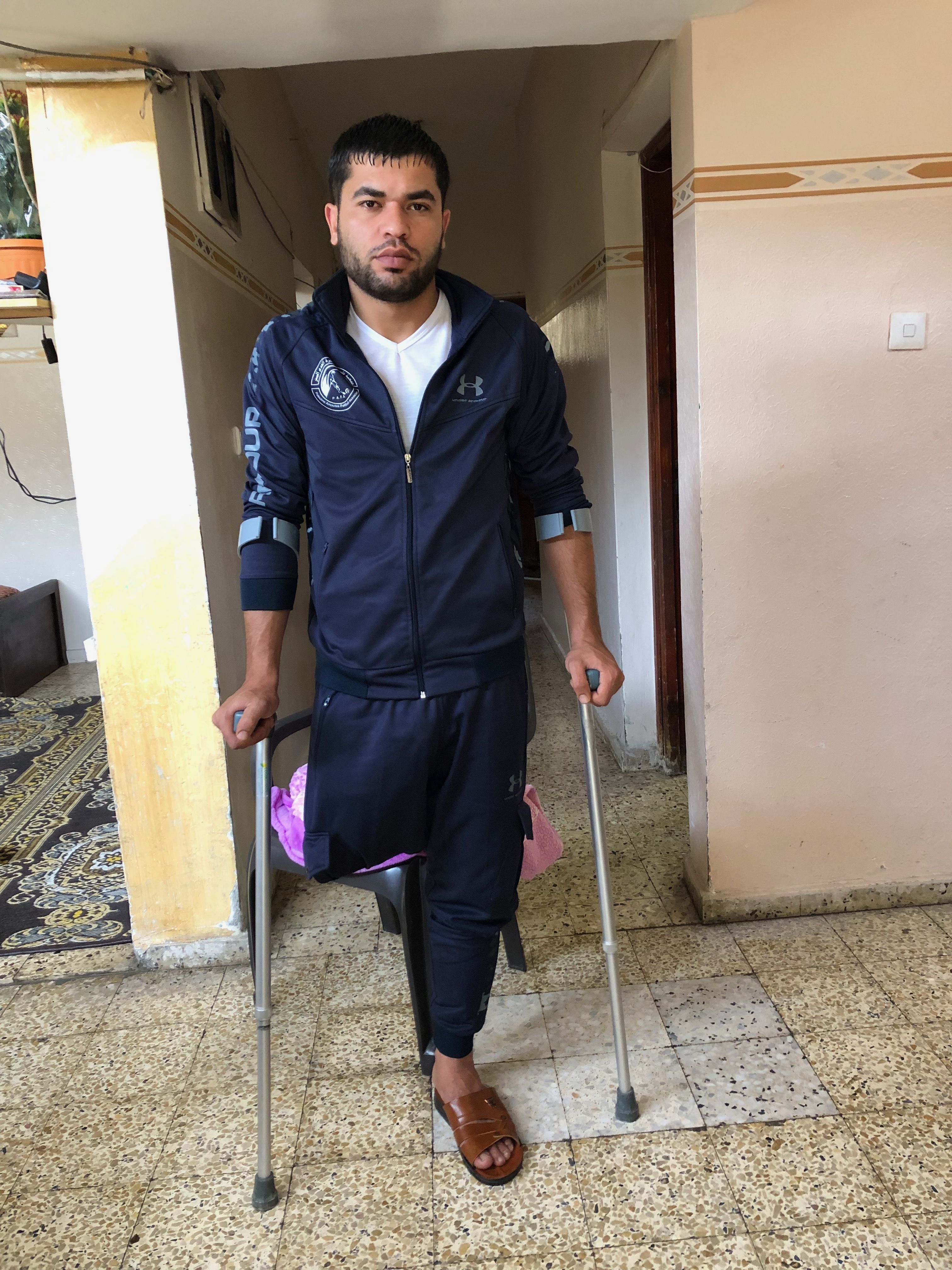 فادي شقورة، من مخيم جباليا (غزة)، أُصيبَ خلال مظاهرة في شهر شباط/فبراير 2018 © - مكتب الأمم المتحدة لتنسيق الشؤون الإنسانية