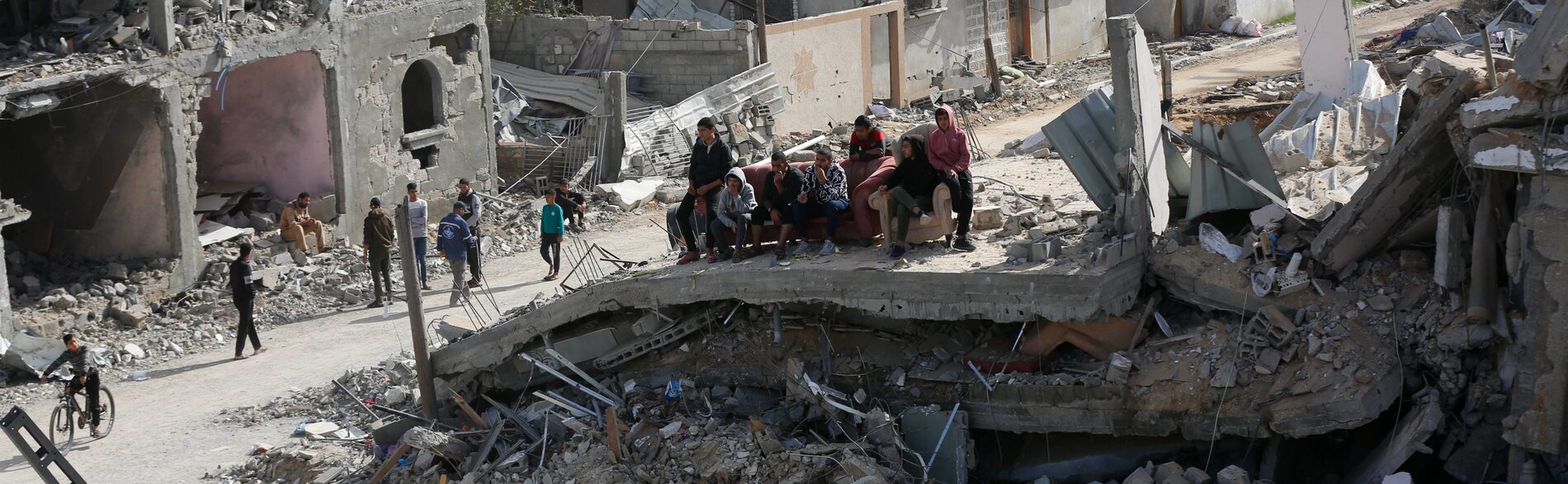 لا يزال الضحايا والدمار في ازدياد منذ استئناف الأعمال القتالية في غزة. وحركة الموظفين العاملين في المجال الإنساني محدودة للغاية وبات الوصول إلى الشمال مقطوعا كليًا الآن. تصوير وكالة الأونروا