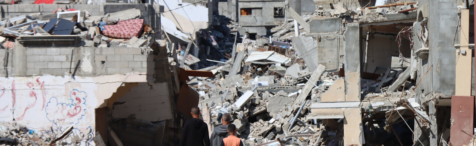 الدمار في خانيونس، 10 نيسان/أبريل 2024. تصوير مكتب الأمم المتحدة لتنسيق الشؤون الإنسانية/ثيمبا ليندن