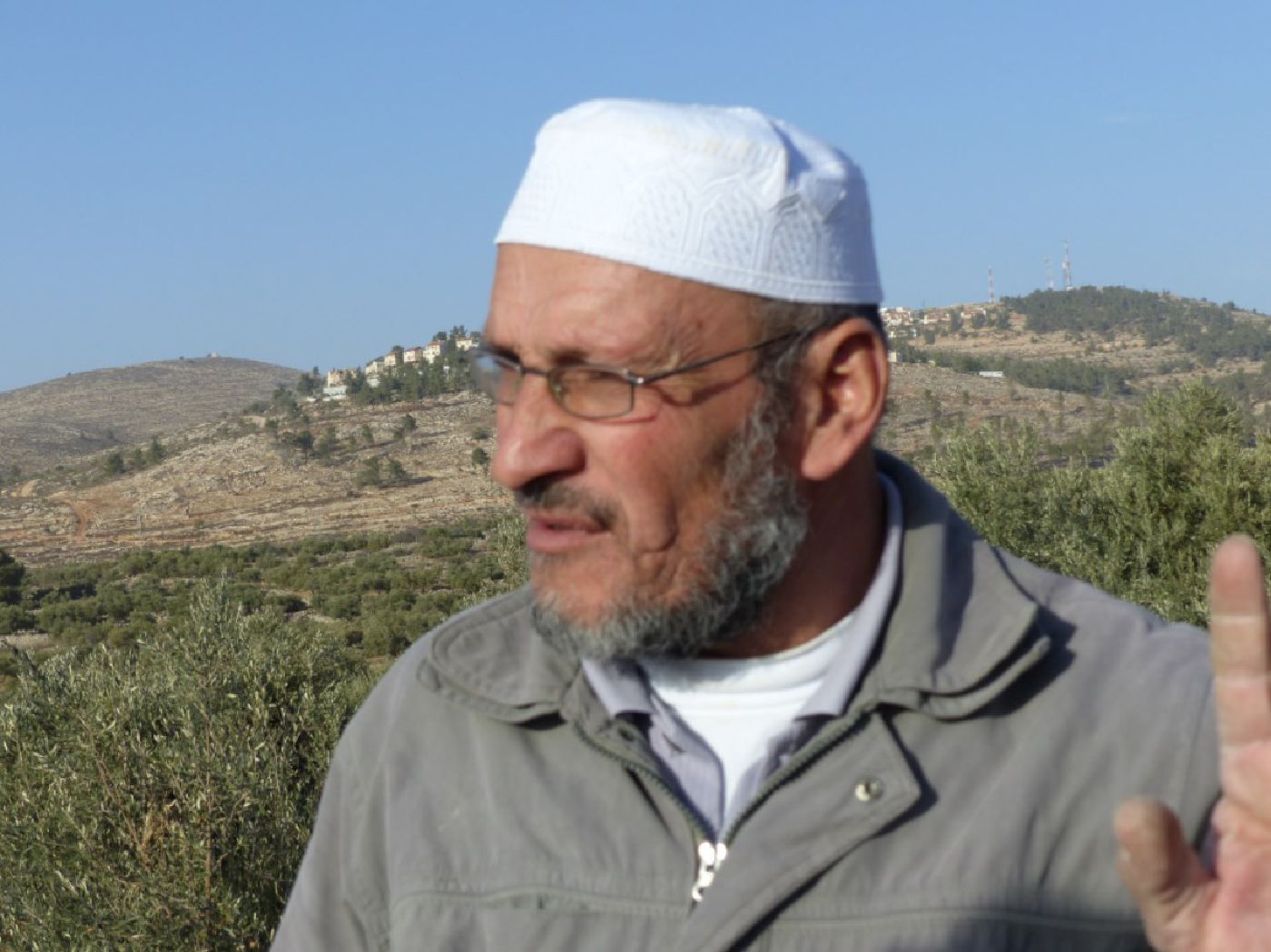 Ismael Anees, Deir al Hatab