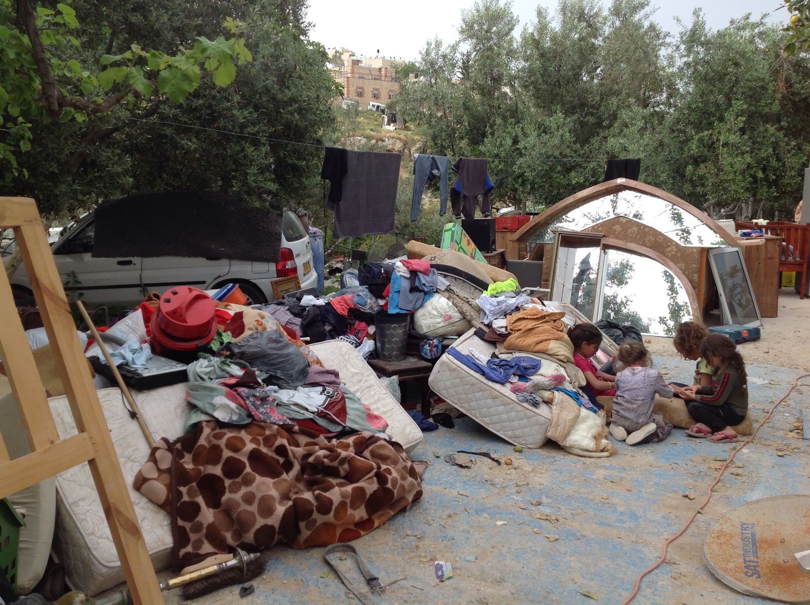 Demolition in Wadi Yasul area of Silwan, 30 April 2019. © Photo by OCHA