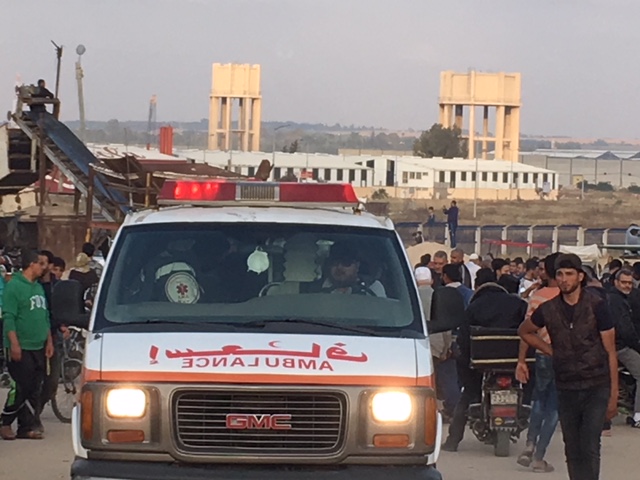 הפגנה של "צעדת השיבה הגדולה" ליד גדר המערכת, ממזרח לעיר עזה, 27 באפריל 2018