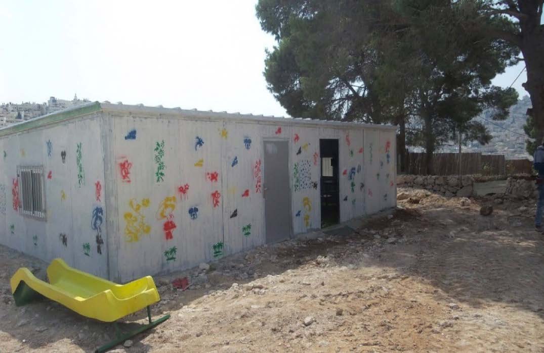 A donor-funded multi-purpose caravan in Jabal al Baba (Jerusalem) that was dismantled by residents on 23 April due to lack of permit. Photo by OCHA.