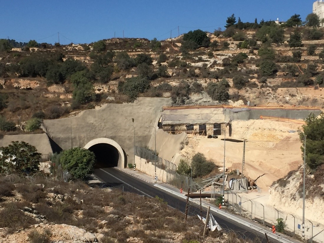 מנהרה חדשה בבנייה לאורך כביש 60, נפת בית לחם (ספטמבר 2019) / © צילום: משרד האו״ם לתיאום עניינים הומניטריים