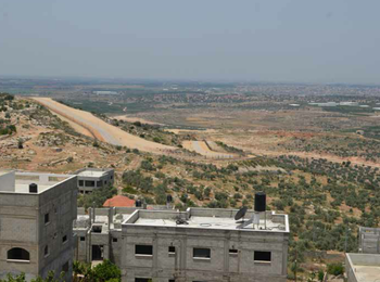 Barrier in Jayyus, Qalqilia governorate, May 2014. Photo by OCHA