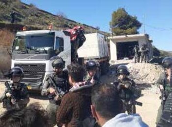 The Israeli authorities seize a commercial structure in Al Hijra (Hebron) on the grounds of Military Order 1797 on 6 February 2020. Photo by OCHA.
