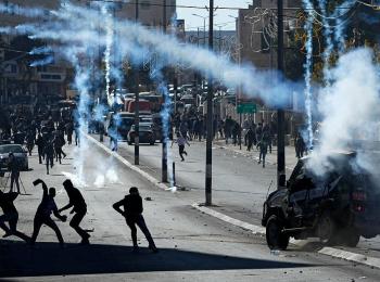 Clashes between Israeli forces and Palestinians in the context of a demonstration in protest of the US announcement regarding Jerusalem, Bethlehem city, December 2017. © Photo by Ahmad Mizher – WAFA