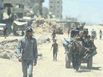 Palestinians struggling to survive in Gaza city amid displacement, widespread destruction, lack of fuel and extreme heat. Photo by OCHA/Olga Cherevko, August 2025.