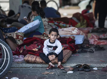 Most people in Gaza are displaced, as families are forced to move repeatedly in search of safety. Lack of food, basic survival items, and poor hygiene further exacerbate people’s dire living conditions, amplify protection and mental health issues, and increase the spread of disease. Photo by UNICEF/El Baba