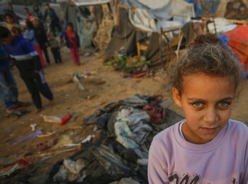 A Palestinian girl at a site hosting displaced people in Gaza. Photo by UNRWA
