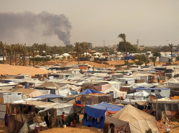 Makeshift tents of internally displaced people in Al Mawasi, Khan Younis. Photo by OCHA