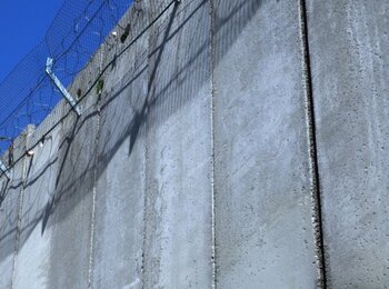 The Barrier, Abu Dis, East Jerusalem, 26 March 2014. Credit OCHA