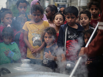 “People in Gaza are starving to death right now,” warns the World Food Programme Executive Director Cindy McCain, as every second person is expected to experience catastrophic levels of food insecurity. Photo by UNICEF/El Baba