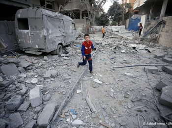 Hundreds are reported killed daily in Gaza amid relentless bombardments, ground operations and fighting. No area is safe for civilians in Gaza and relief operations are severely hindered. “Society is on the brink of full-blown collapse,” the Secretary-General of the United Nations warned on 8 December. Photo by Ashraf Amra / UNRWA