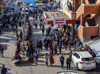 Nasser hospital, one of three hospitals in the Deir Al Balah and Khan Younis governorates that are at risk of closure due to the issuance of evacuation orders in adjacent areas and ongoing conduct of hostilities nearby. Photo by WHO, 4 January 2024
