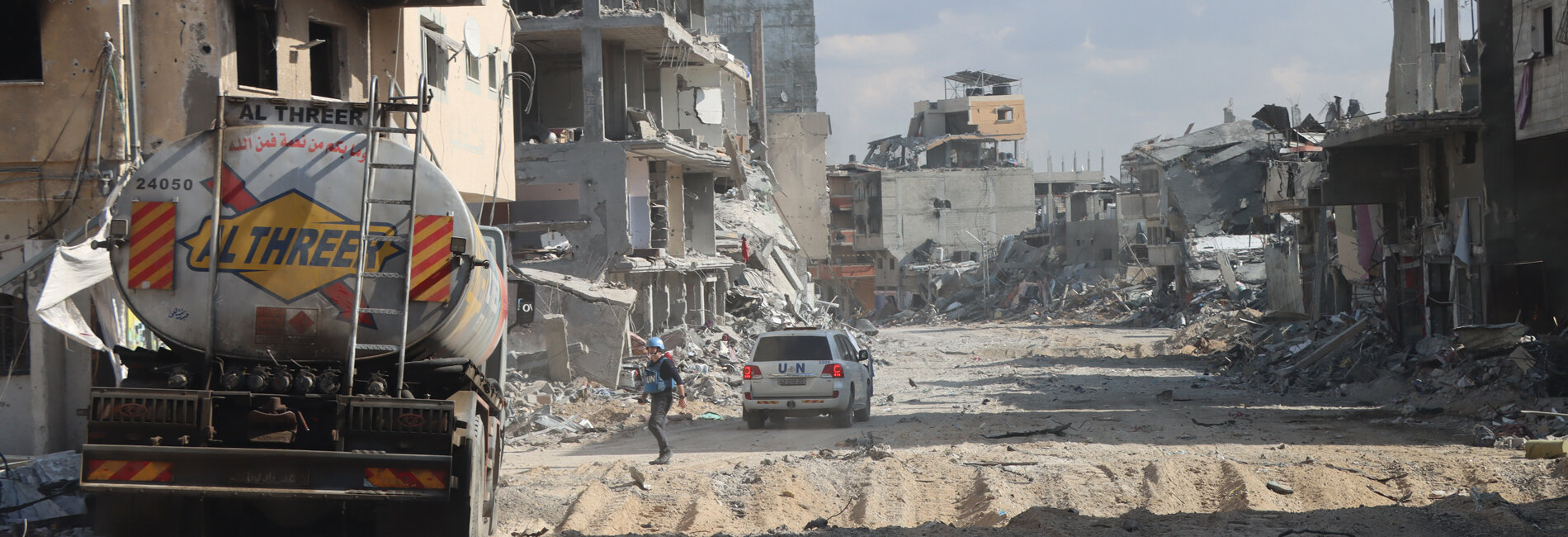 A United Nations team attempting to deliver fuel to Nasser hospital through destroyed roads. The Israeli military operation in Nasser hospital is ongoing. Photo by OCHA/Themba Linden, 16 February 2024