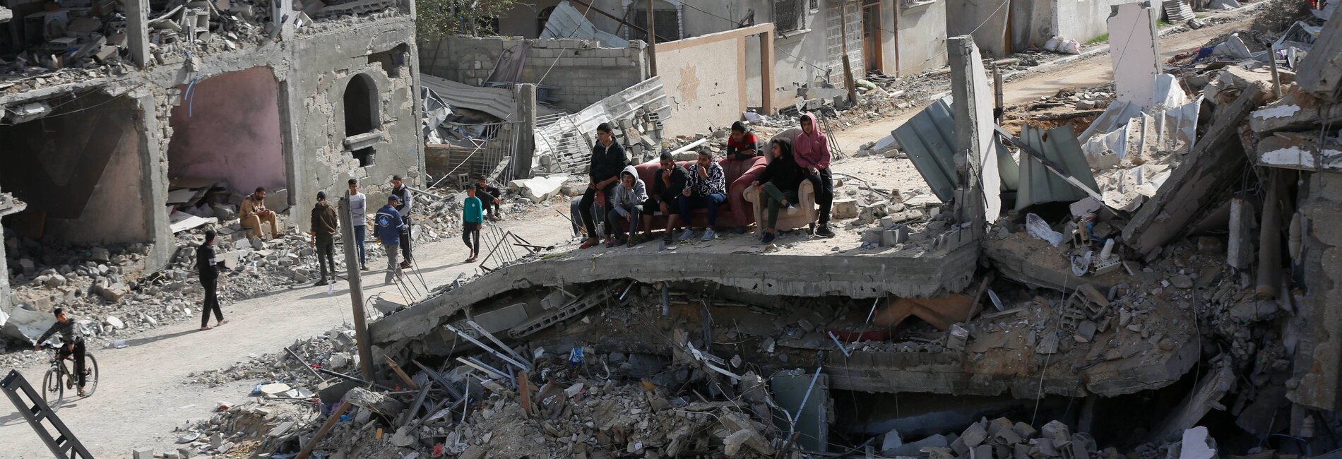 Casualties and devastation have been on the rise since the resumption of hostilities in Gaza. The movement of humanitarian staff is extremely limited and access to the north is now entirely blocked. Photo by UNRWA