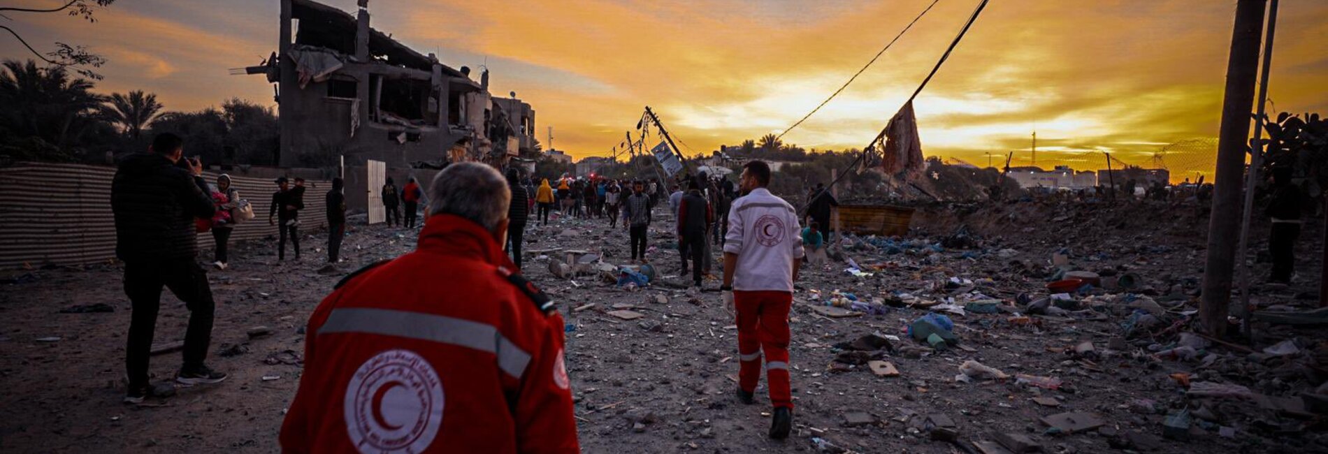 Early on 20 December, Israeli forces reportedly destroyed 56 buildings in Ash Shuja’iyeh, eastern Gaza city. This is one of multiple incidents resulting in casualties, devastation, or both, reported over the past day despite the ongoing telecommunications shutdown. Photo by PRCS volunteer Fuad Khamash, 20 December 2023