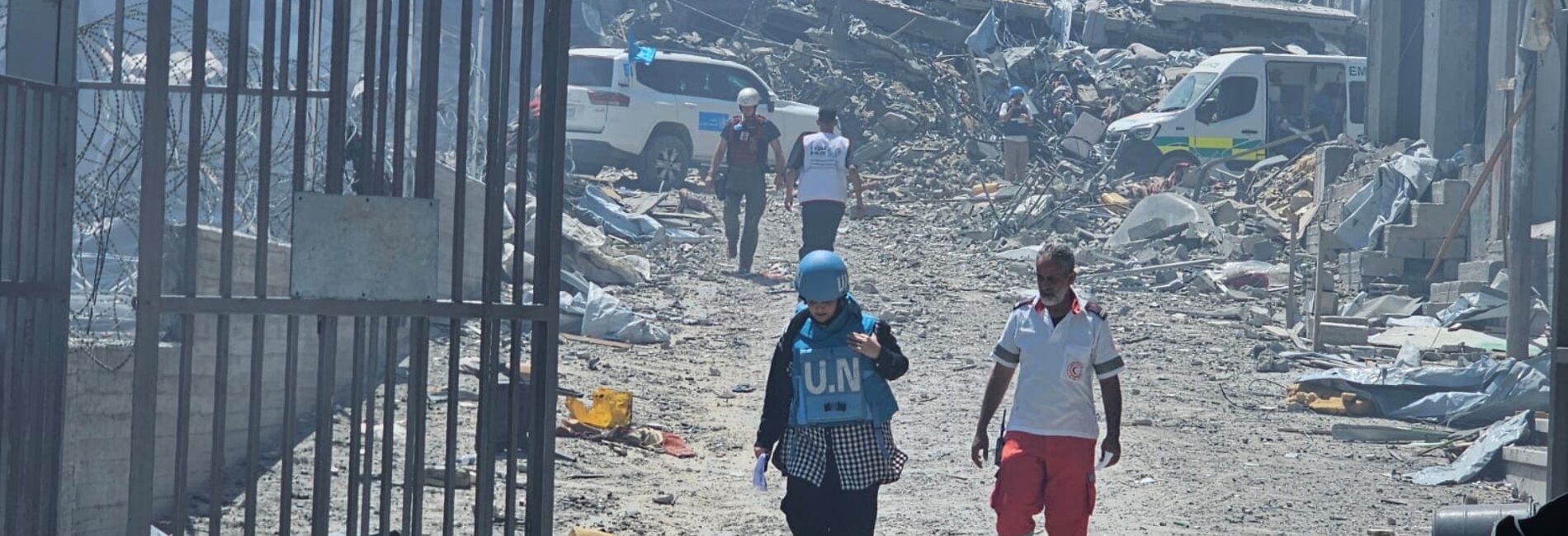 Humanitarian teams near Al Awda Hospital in North Gaza governorate. Photo by WHO