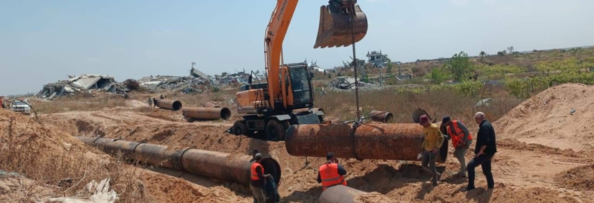  The temporary restoration of wastewater infrastructure serving Gaza city through support by UNICEF and the ICRC. Photo by UNICEF
