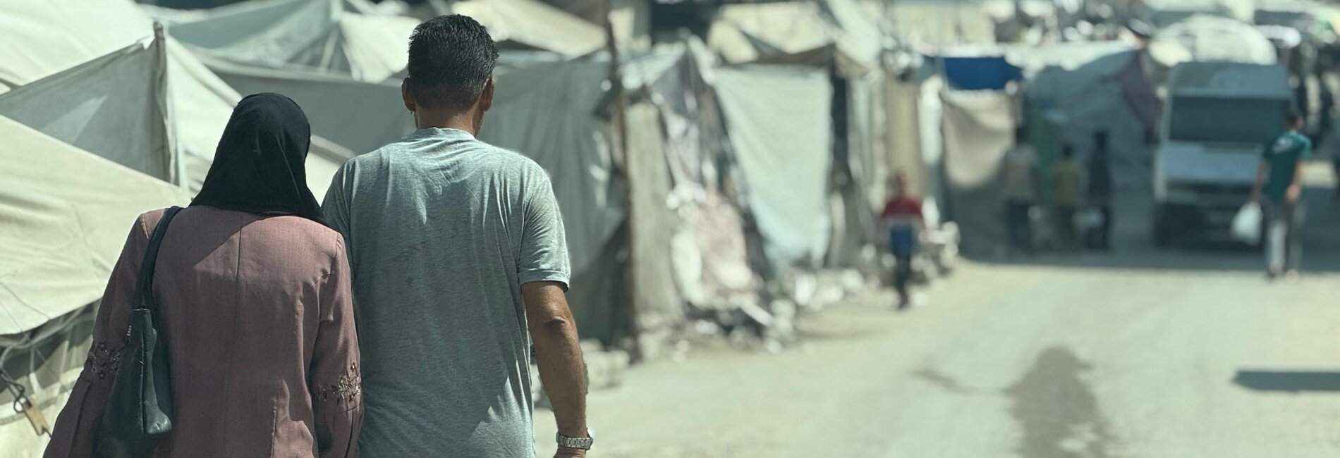 Worn out makeshift shelters in Gaza city. Photo by OCHA/Olga Cherevko