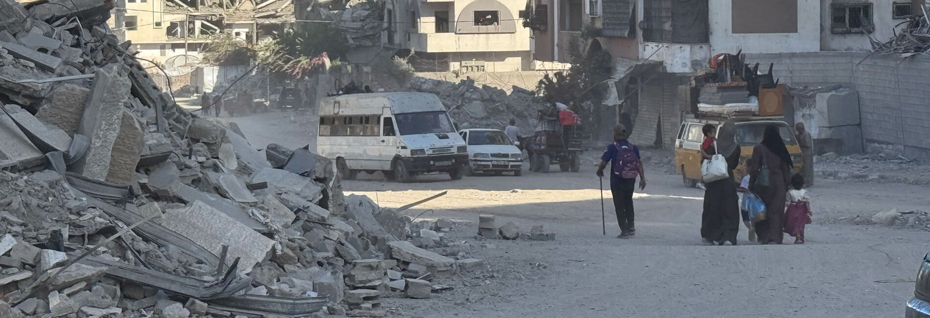  A Palestinian family being displaced amid intensified strikes on Gaza city. Photo by OCHA/Olga Cherevko
