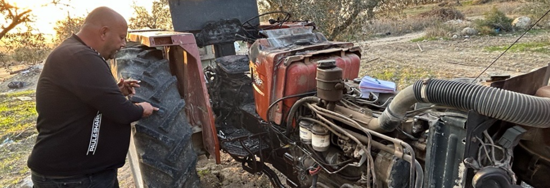 حاجز إسرائيلي لا يزال مغلقًا منذ يوم 23 تشرين الثاني/نوفمبر 2025 أمام شارع الشهداء في المنطقة الخاضعة للسيطرة الإسرائيلية في مدينة الخليل. الصورة بإذن من أحد سكان المنطقة