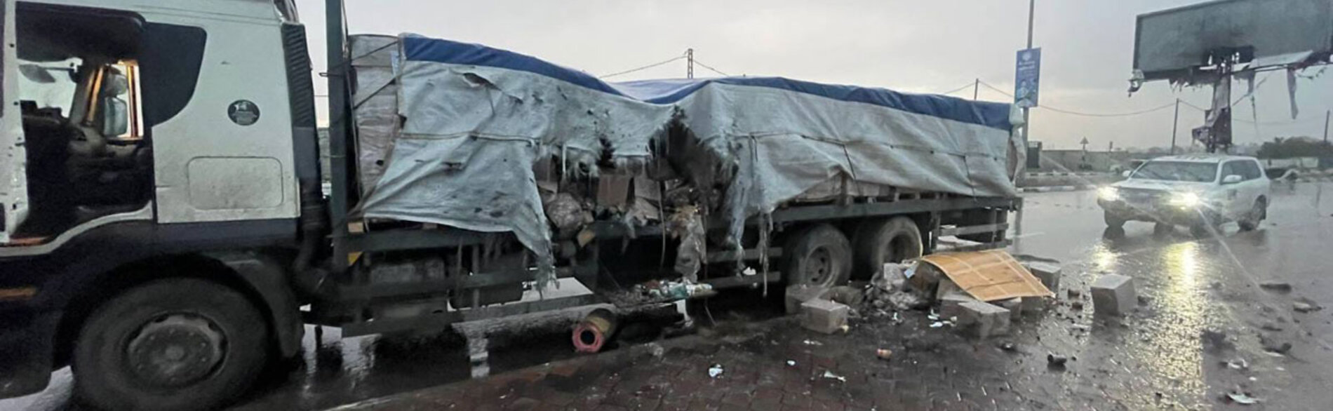 On 5 February, an aid convoy waiting to move to northern Gaza was hit by gunfire, thankfully resulting in no casualties, the Deputy Humanitarian Coordinator reported. Photo by UNRWA