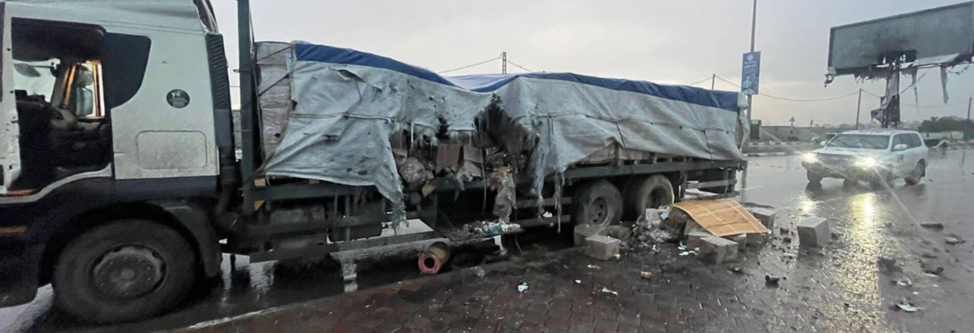 On 5 February, an aid convoy waiting to move to northern Gaza was hit by gunfire, thankfully resulting in no casualties, the Deputy Humanitarian Coordinator reported. Photo by UNRWA