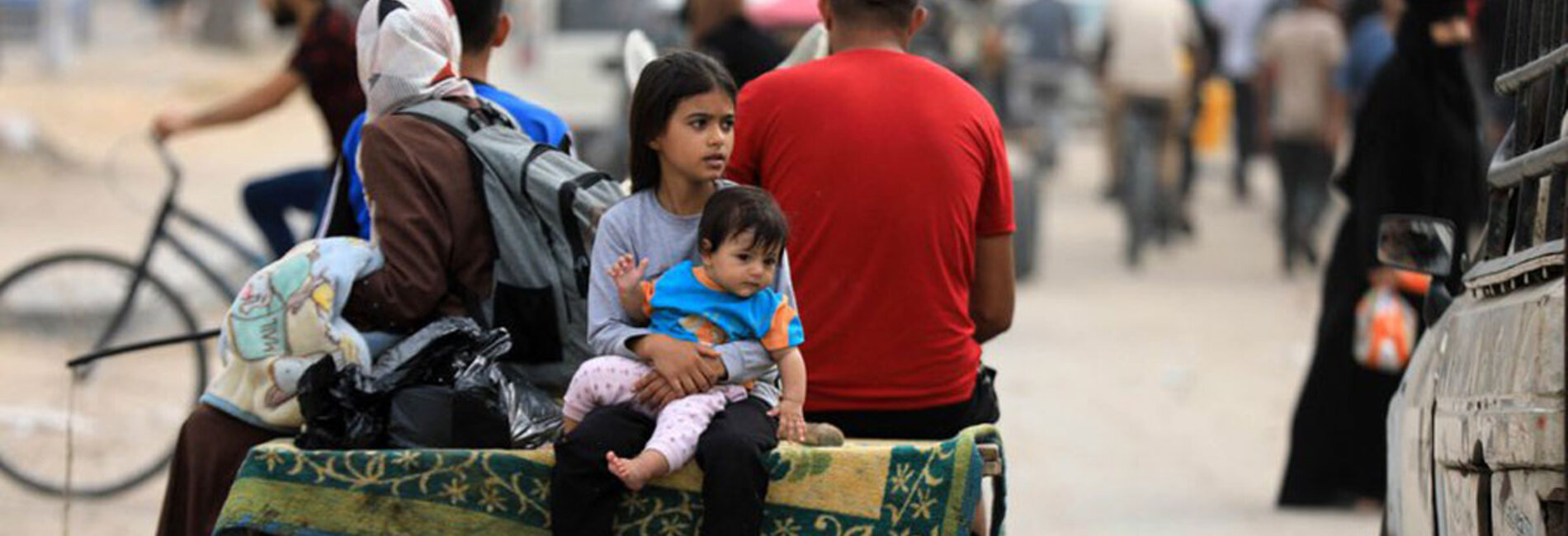 Palestinians fleeing Khan Younis on donkey carts in search of safety in the southern town of Rafah. Photo by WHO 