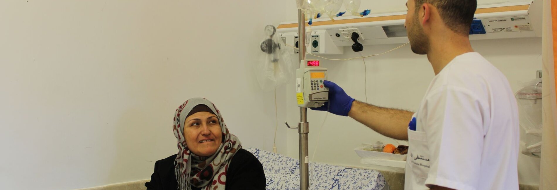 Siham al Tatari receving treatment at Augusta Victoria Hospital, East Jerusalem, January 2017. ©  Photo by OCHA.