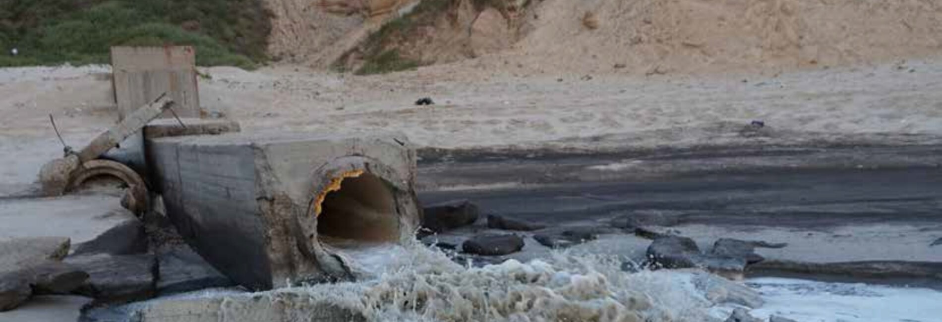 Untreated sewage flowing into the sea, Gaza 27 April 2017. © Photo by OCHA.