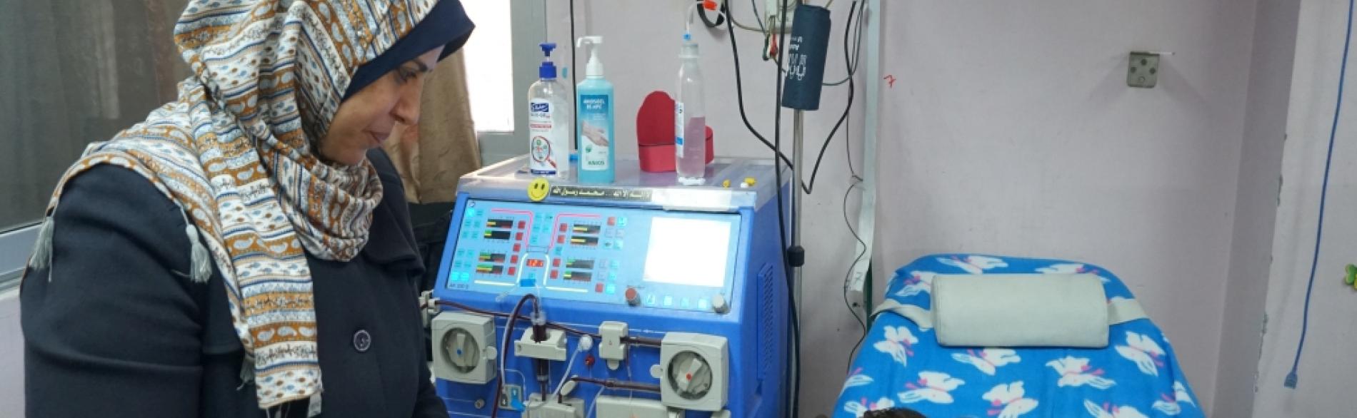 Yahia, a kidney dialysis patient at Ar Rantisi hospital. February 2018. ©  Photo by OCHA