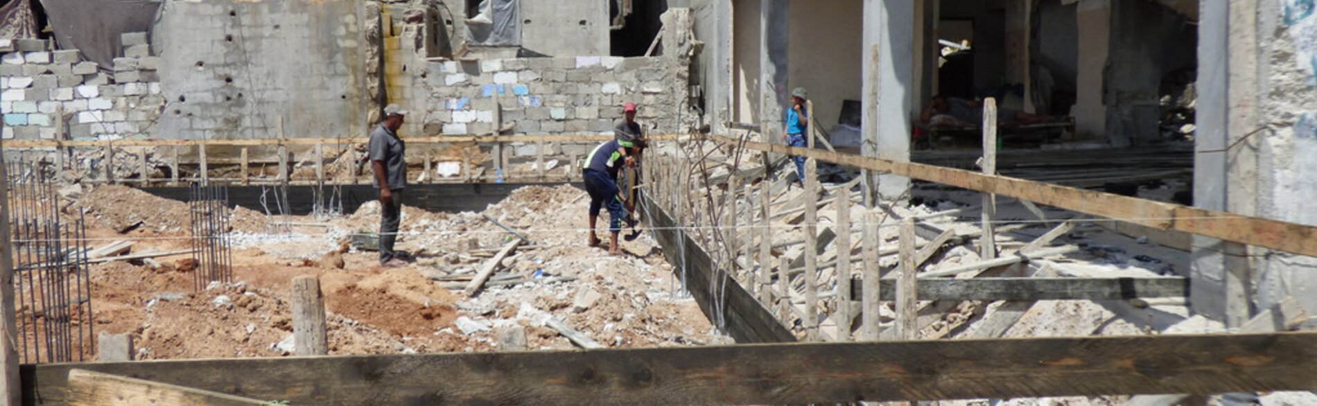 Reconstruction begins in the devastated area in Ash Shuja’iyeh of Gaza. Photo by OCHA