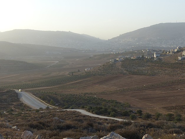 Nablus bypass road, November 2016. © Photo by OCHA