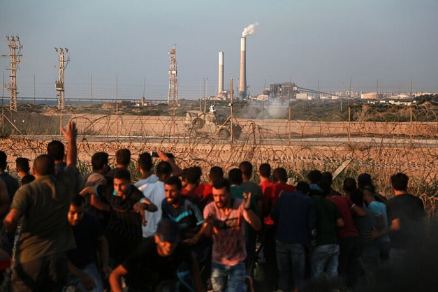 Gaza demonstrations at the perimetre fence continue, 17 September 2018. © Photo by Mohammed Dahman