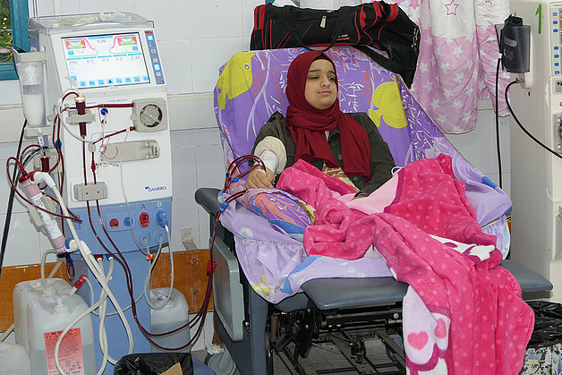 Boost in electricity has stabilized Yesmin Abu Kashef’s access to regular life-saving dialysis treatment . Gaza, 11 December 2018. © Photo by OCHA