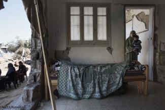 A house in the Toufah area of Gaza city severely damaged during the July-August hostilities. Photo by UNICEF/Romenzi