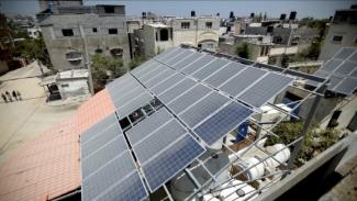 Solar panels at Al Amal desalination plant in Gaza, 31 July 2019. ©  Photo by Oxfam