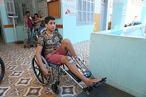 Injured Palestinian boy treated at MSF rehabilitation centre, Gaza City. © Photo by OCHA Injured Palestinian boy treated at MSF rehabilitation centre, Gaza City. © Photo by OCHA