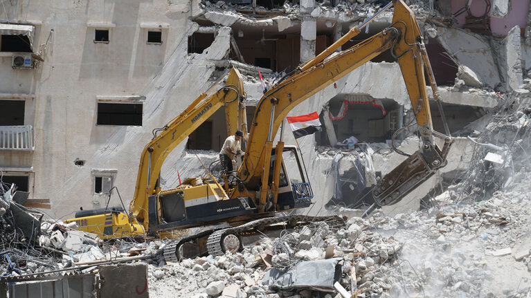 آليات تبرعت بها مصر للمساعدة في إزالة الأنقاض في غزة، حزيران/يونيو 2021، تصوير مكتب الأمم المتحدة لتنسيق الشؤون الإنسانية، 22 أيار/مايو 2021