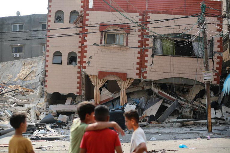 Sheikh Redwan Neighborhood / Gaza city, 8 Oct 2023. Photo by Bashar Taleb