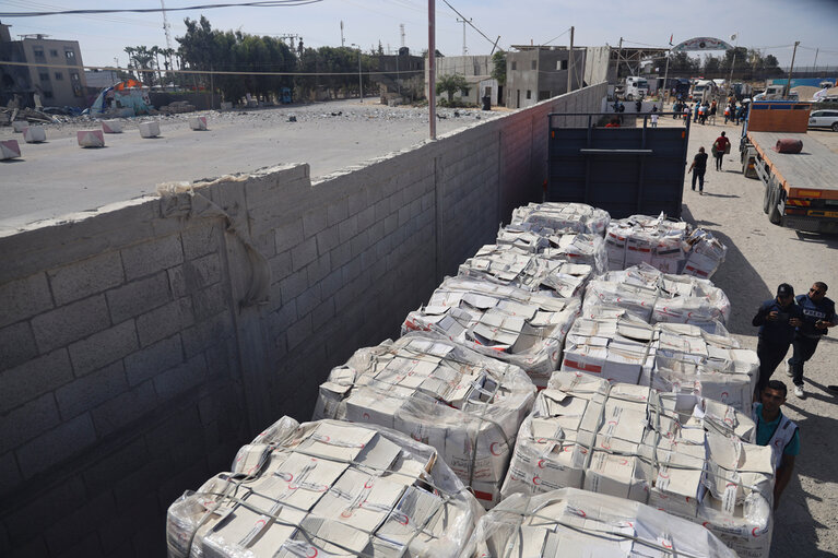 Humanitarian aid at the Rafah crossing, 21 October 2023. Photo by © UNICEF/UNI456244/El Baba